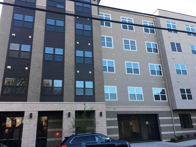 Photo - 5817 Jefferson St Unidad 503 Rental