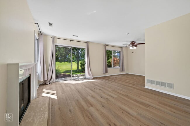 Photo - 7922 Knottingham Cir