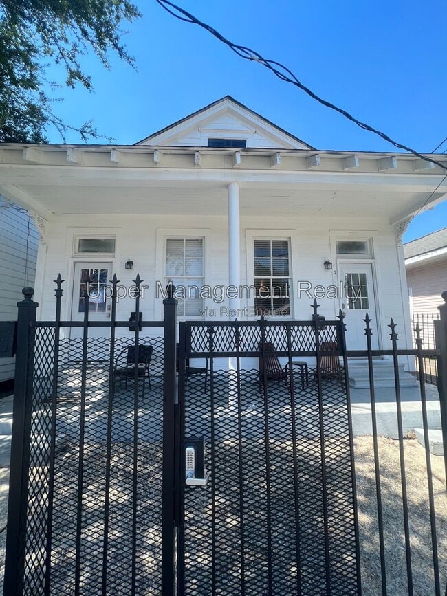 Building Photo - 7714 Oak St Unit 7714