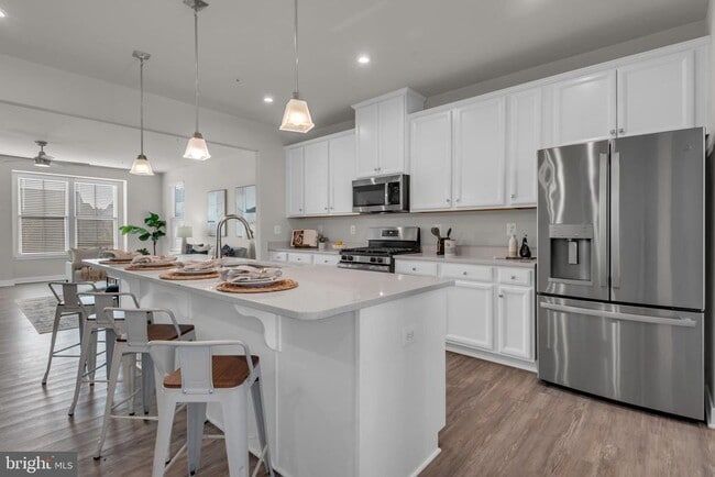 Building Photo - 14910 Townshend Ter Ave