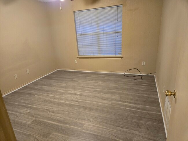 Photo - 313 Bryant Ln