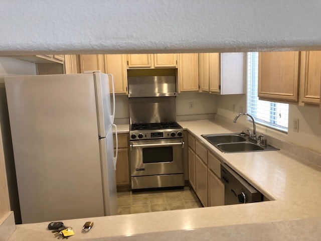 Kitchen - 2072 Audrey Hepburn St