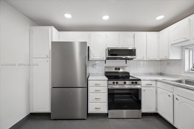 Photo - 800 S Hollybrook Dr Unit 205