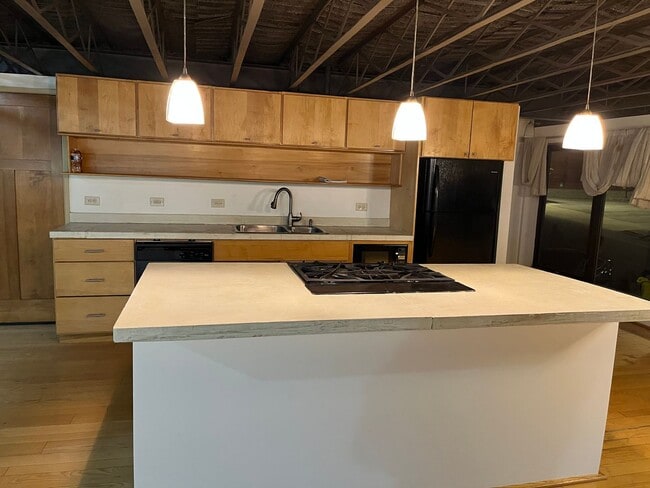 Photo - 10 E Broadway Unit Apt A (2nd Floor)