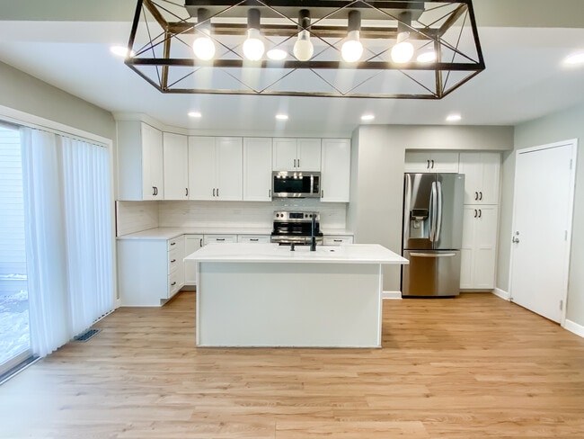 Photo - 643 Wilbur Ct