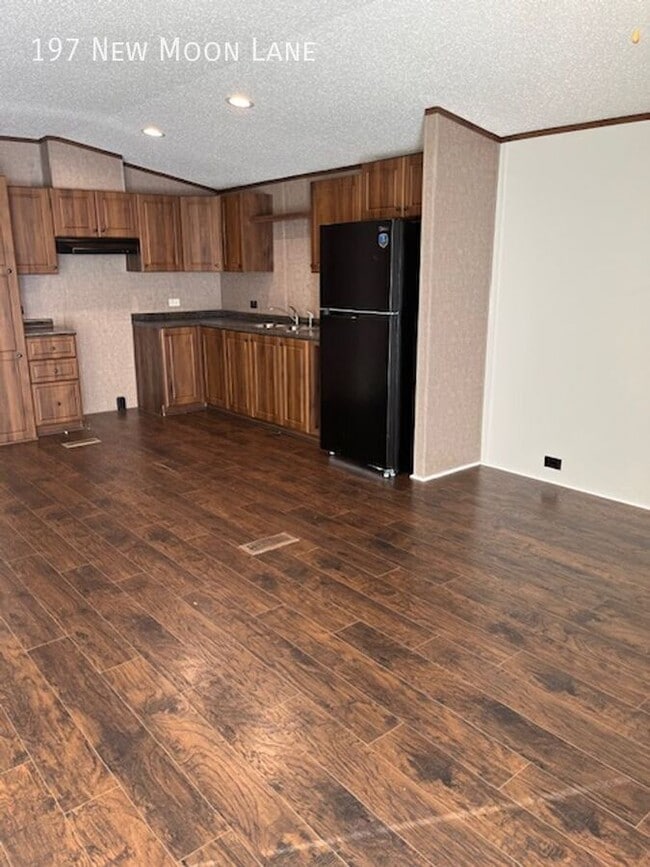 Photo - 197 New Moon Ln