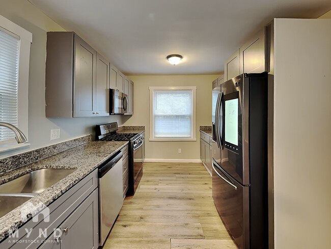 Photo - 1190 Geers Ave