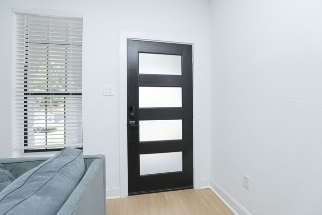 Photo - 1842 Palm St