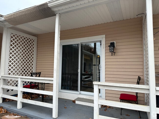 Building Photo - 454 Winnacunnet Rd Unit 17 Rental