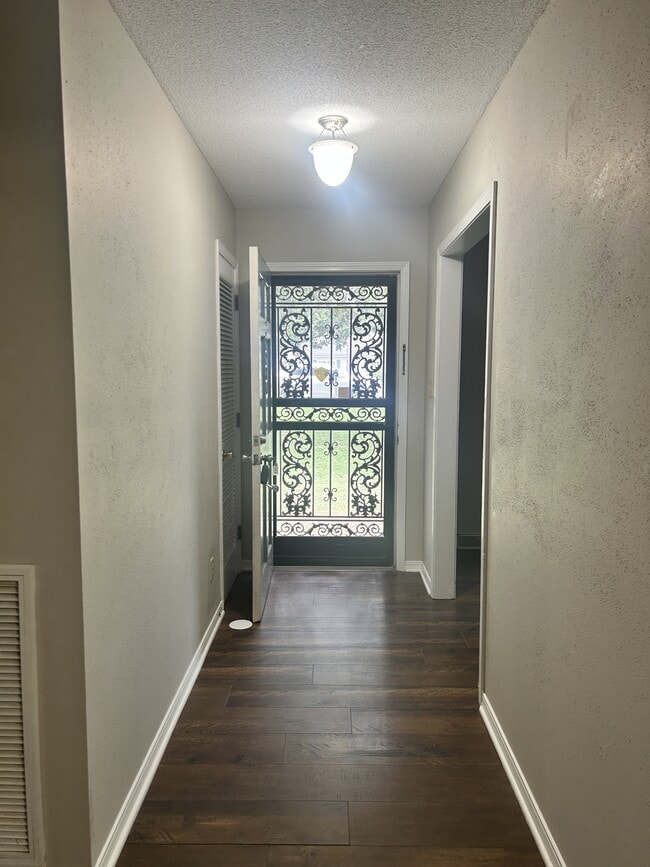 Photo - 2230 Cloyd Blvd