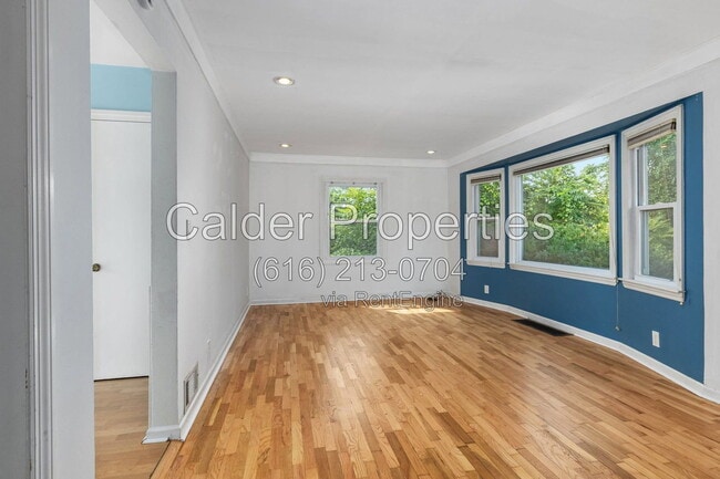 Photo - 2135 Avon Ave SW
