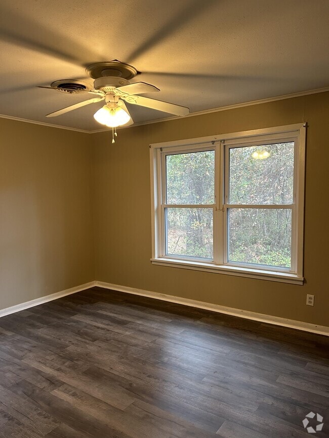 Building Photo - 1908 Roosevelt Dr Rental