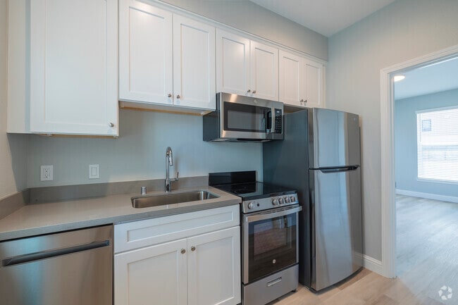 Studio - 411SF - Kitchen - 2016-2020 Dwight Way