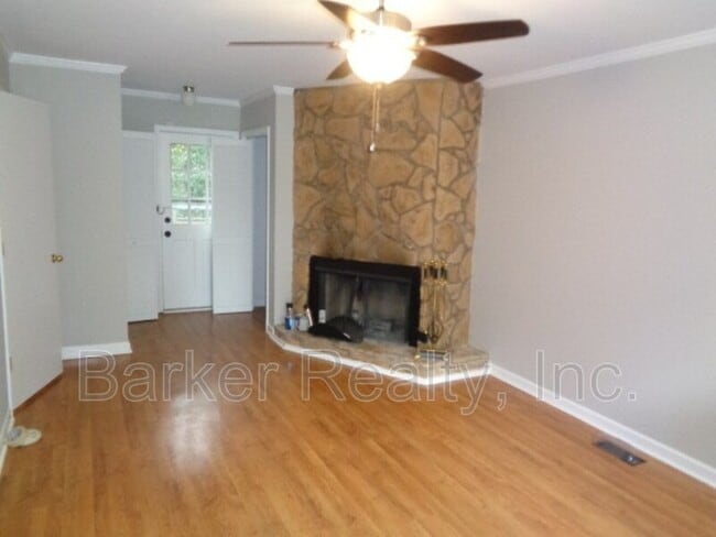 Photo - 309 White Oak Dr