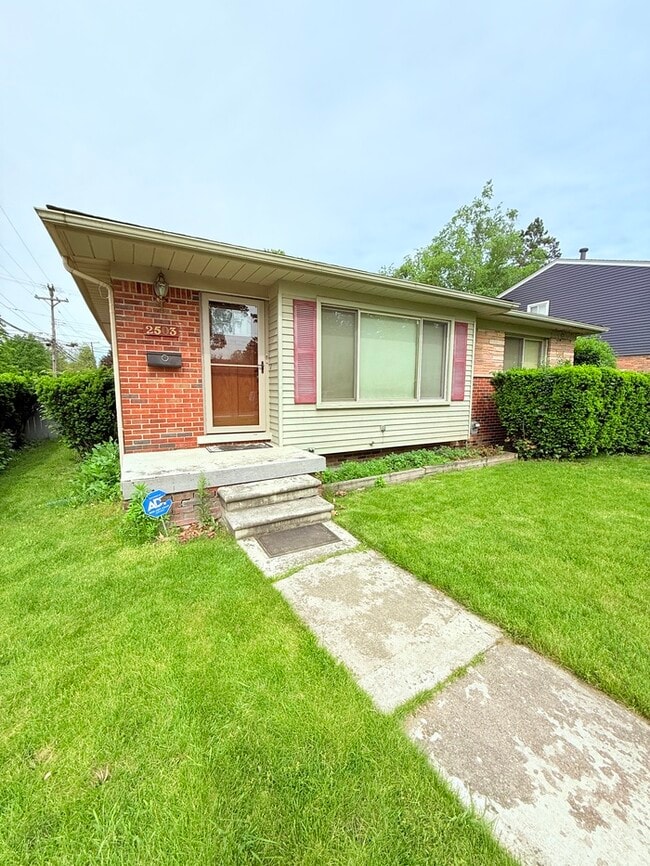 Photo - 2503 Maplewood Ave House
