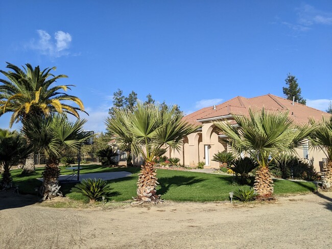 Large custom rural home offering wonderful... - Large custom rural home offering wonderful...
