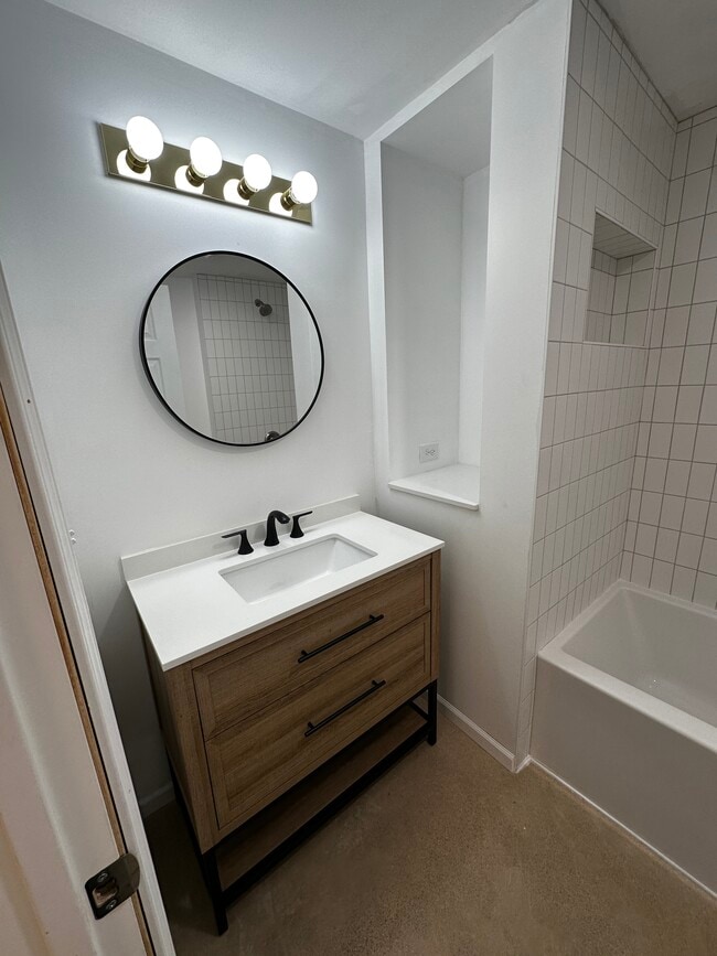 Photo - 2022 N Kedzie Ave