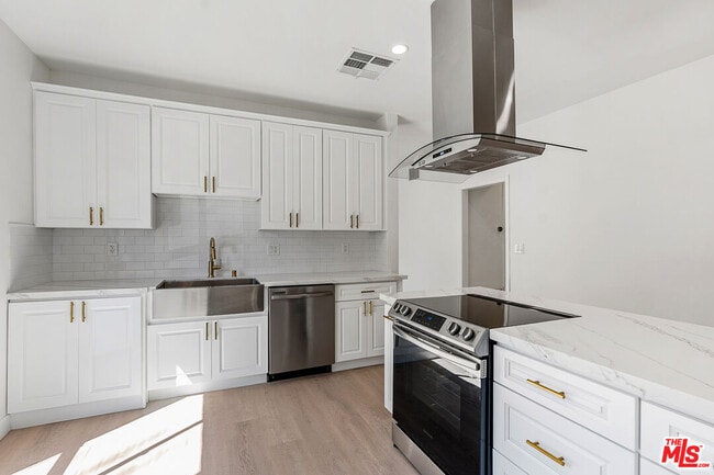 Building Photo - 9191 Charleville Blvd Unit 101
