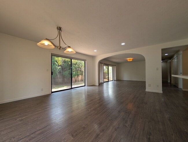 Photo - 3570 Hickory Ave