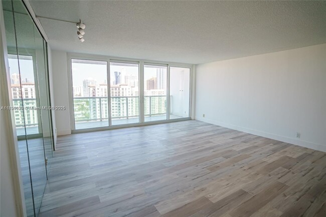 Photo - 100 Bayview Dr Unit 2028