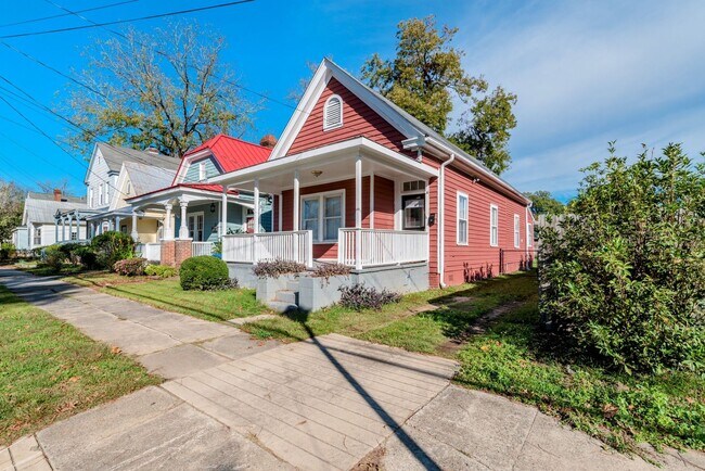 Photo - 1 bed/1 bath house for rent close to Downtown Augusta, with off-street parking!