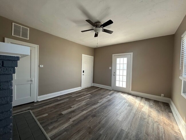 Photo - 5207 Montgomery Rd Unidad 3