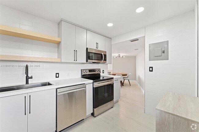 Building Photo - 3301 N Country Club Dr Unit 508 Rental