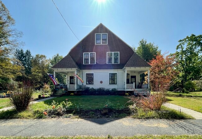 Building Photo - 29 Summer St Unit 29