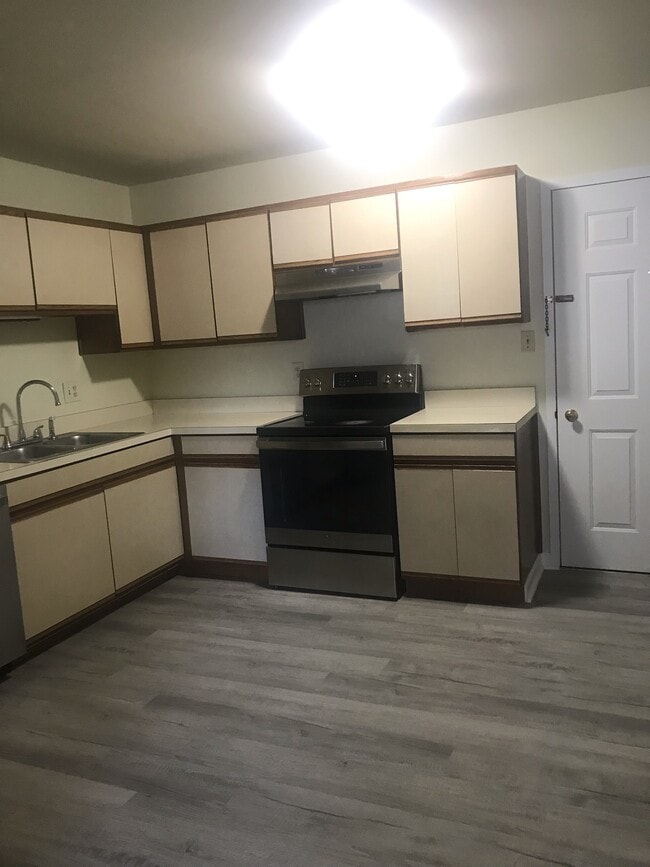 Building Photo - 31 W Main St Unit 1-B Rental