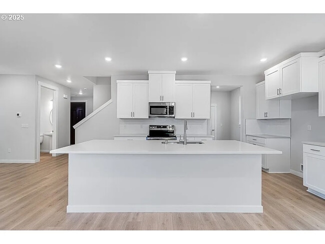 Photo - 439 SW 32nd St