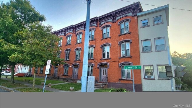 Building Photo - 61 S Hamilton St Unit 2 Rental