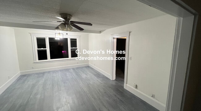 Photo - 953 Shirley St Unit 2