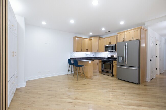 Photo - 2619 N Harding Ave Unidad 3