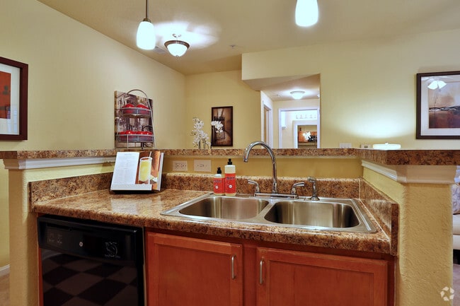 Photo - Panther Effingham Parc Apartments