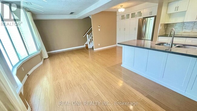 Photo - 101 McGill St