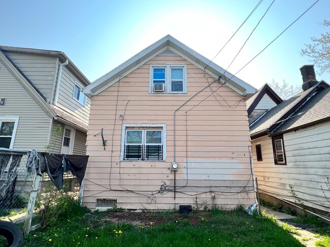 Photo - 2 Bedroom 1 Bath Single Family Home!