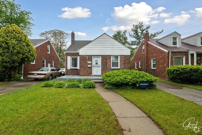 Building Photo - $1300 3 bedroom bungalow Rental