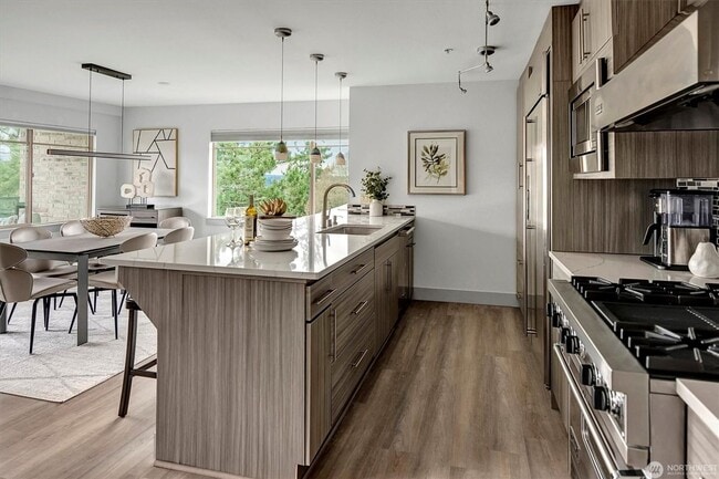 Photo - 3Bd/2Ba Bellevue Condo Unidad #403