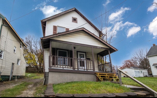 Building Photo - 975 W Wilbeth Rd Rental