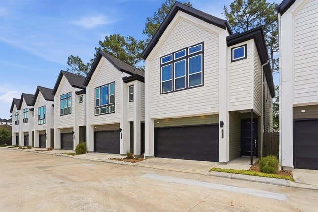 Photo - 1113 Highland Square Ln