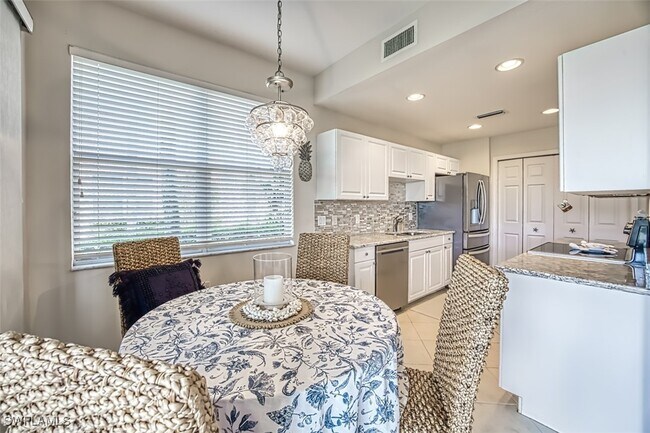 Photo - 3091 Meandering Way Unidad 102