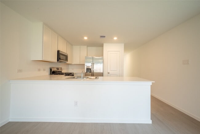 Building Photo - 6147 Sunburst Scarlet St
