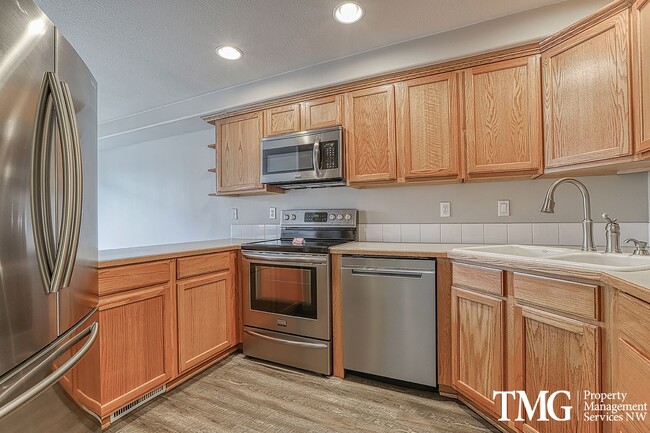 Photo - Pet Friendly Double Primary Townhome in Van Mall Neighborhood
