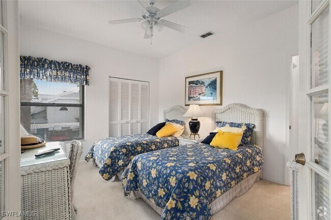 Building Photo - 81 Emerald Woods Dr Unit M8 Rental