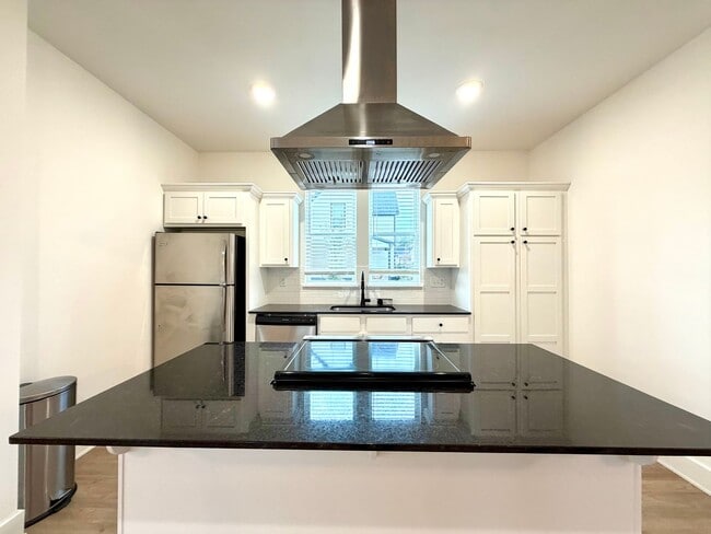 Photo - 890 S One Mile Rd