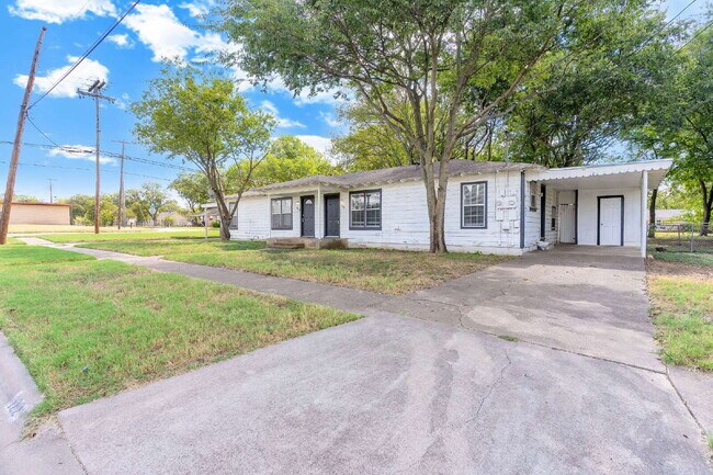 Photo - Cozy 2 Bedroom 1 Bath Duplex in Cleburne T...