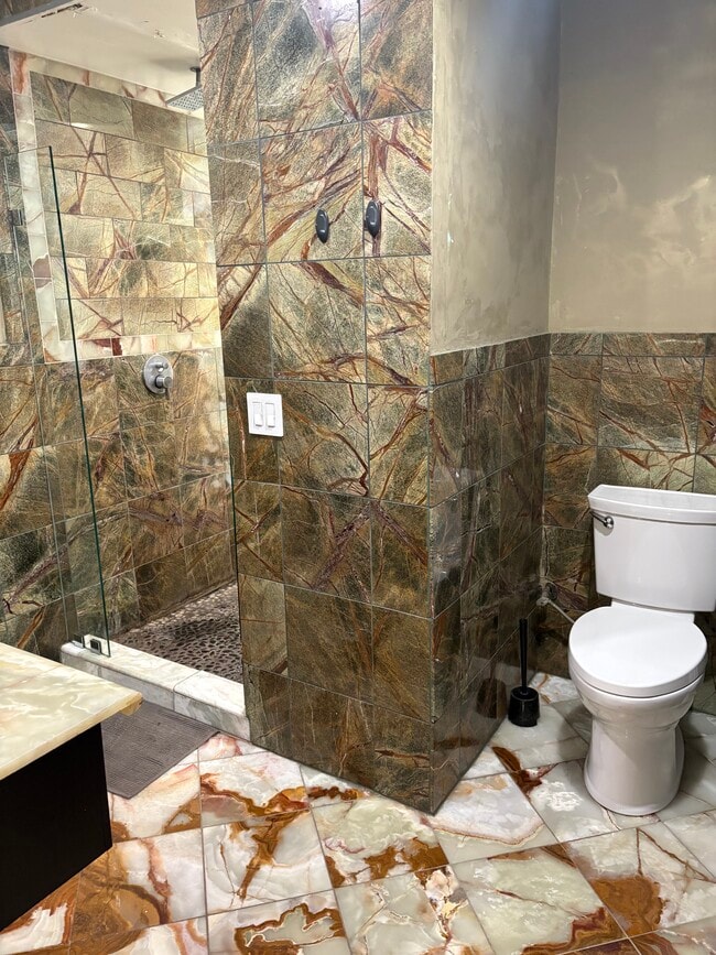 Baño - 1813 Oliver Ave