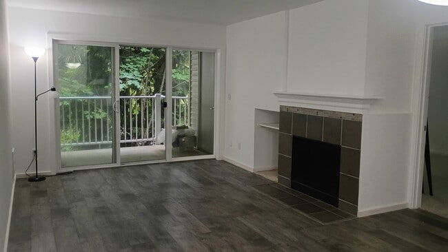 Building Photo - 16100 Bothell Everett Hwy Unit E105
