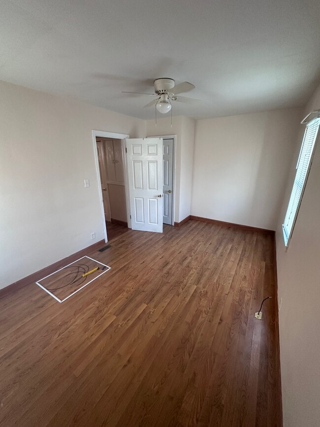 Fotografía del edificio - 339 E Bruce Ave Unidad 2