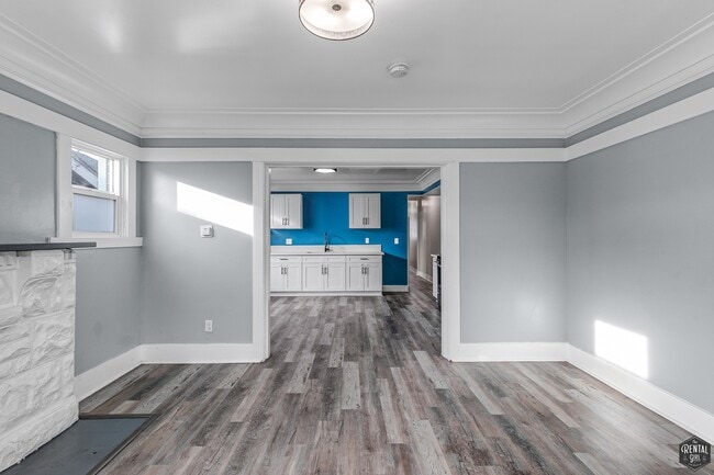 Photo - 641 W. 43rdt St.-